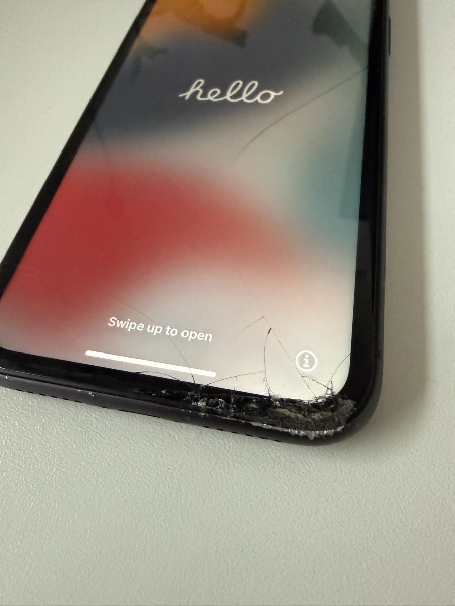 Apple Telefoni cellulari / Smartphones: iPhone 11 Black halb defekt - Bastlerware – Difettoso da Müswangen venduto da ani_6gmf 4