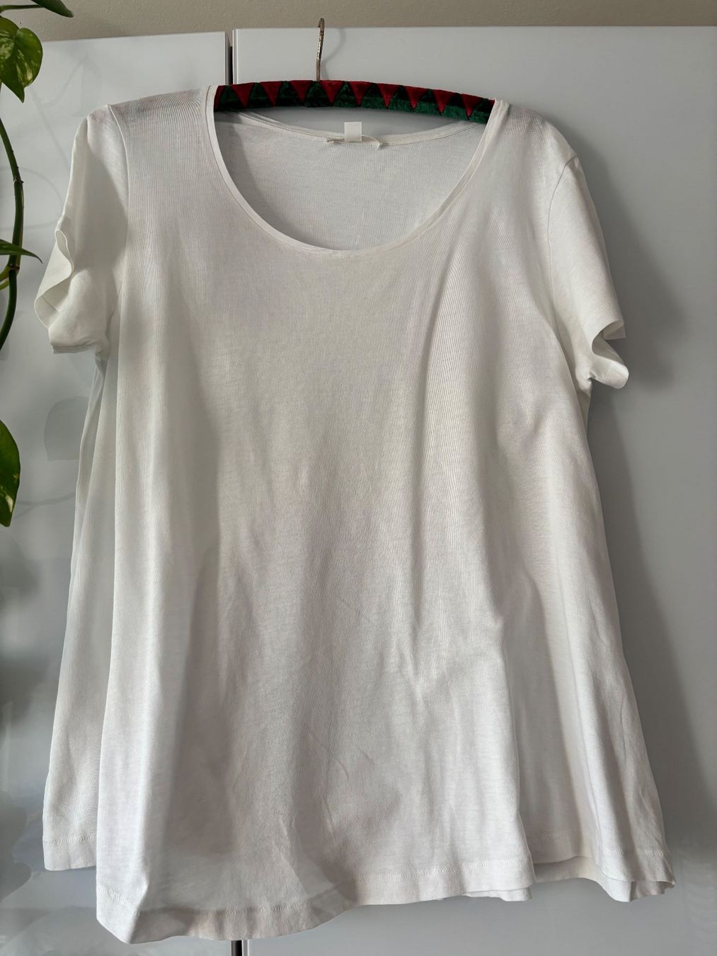 Cos T-Shirts: COS weisses T-Shirt Gr. M – Gebraucht aus Zürich von missmodernage