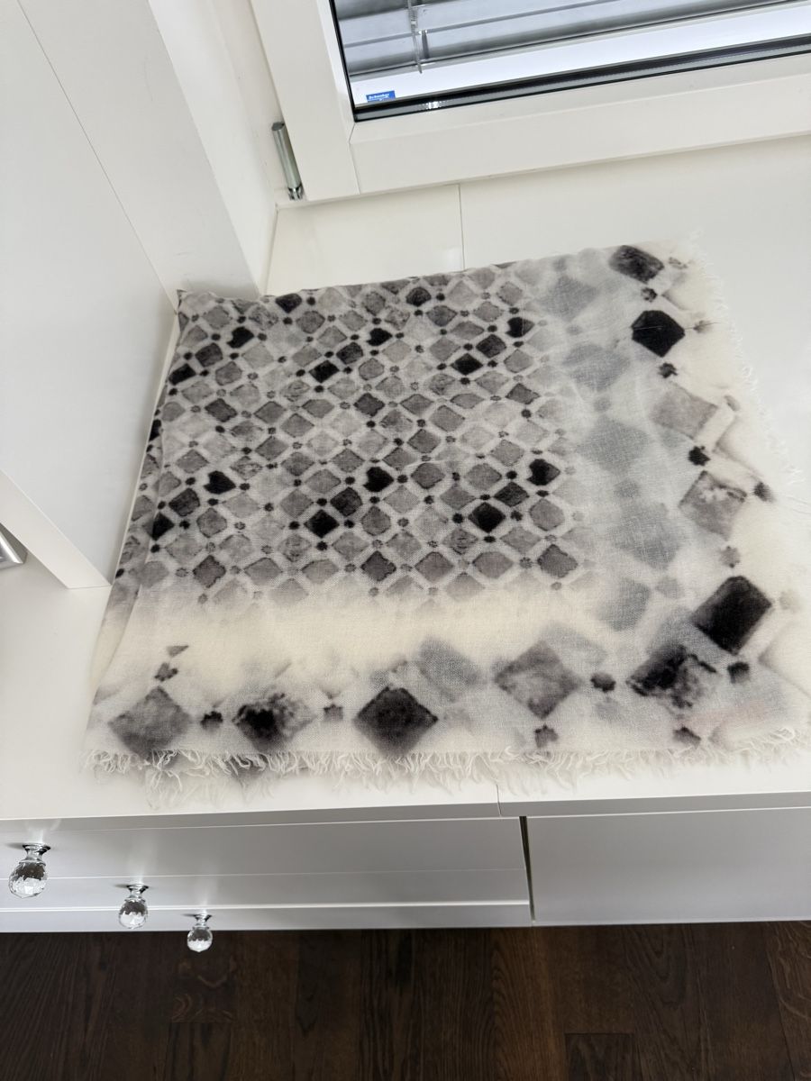 Foulard & Sciarpe: Amapure Anla Schal – Usato da Balzers venduto da Lissi57