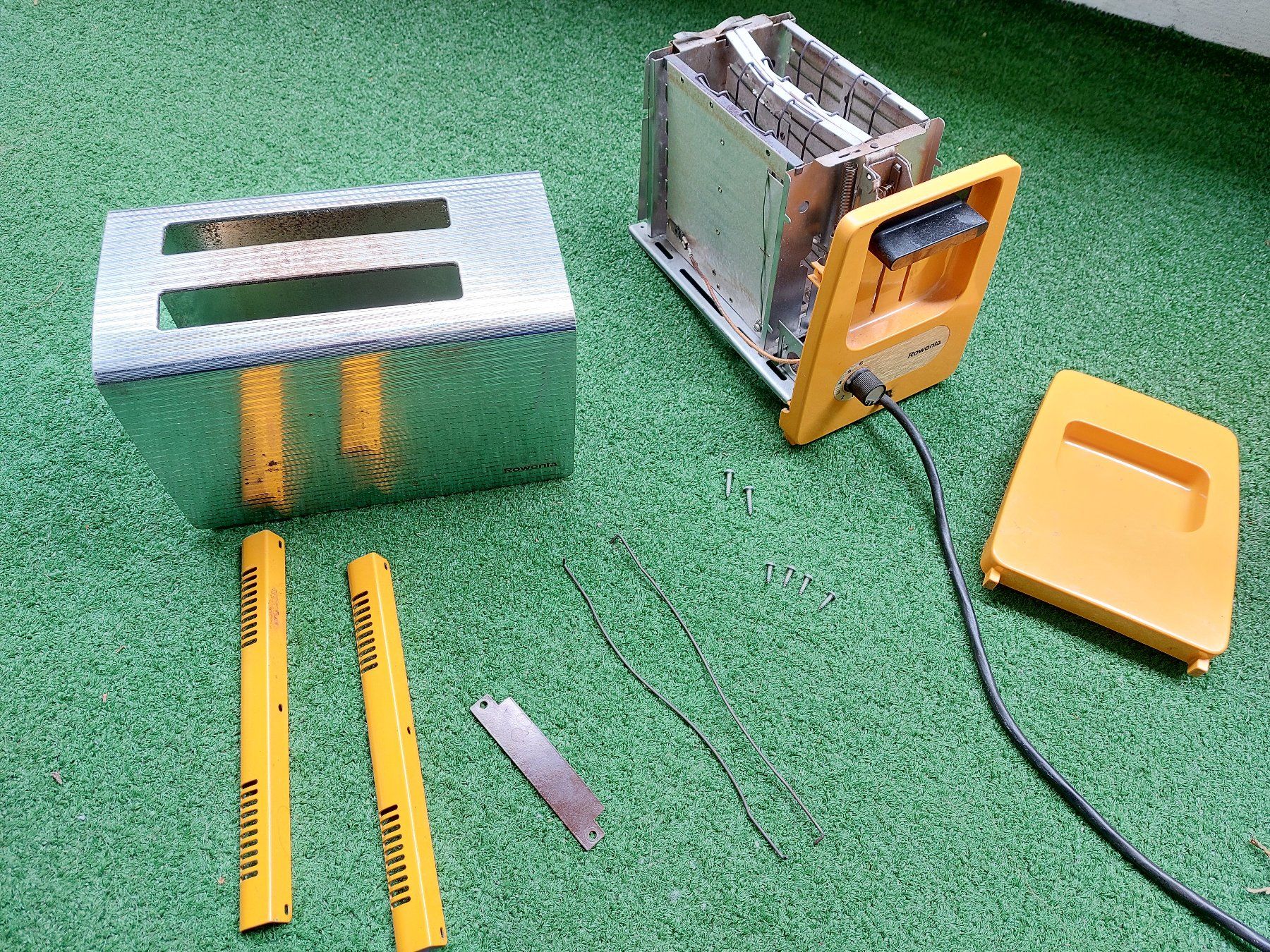 Rowenta Küchengeräte: Vintage-Toaster Rowenta TO 20 – Gebraucht aus Basel von nixwieweg