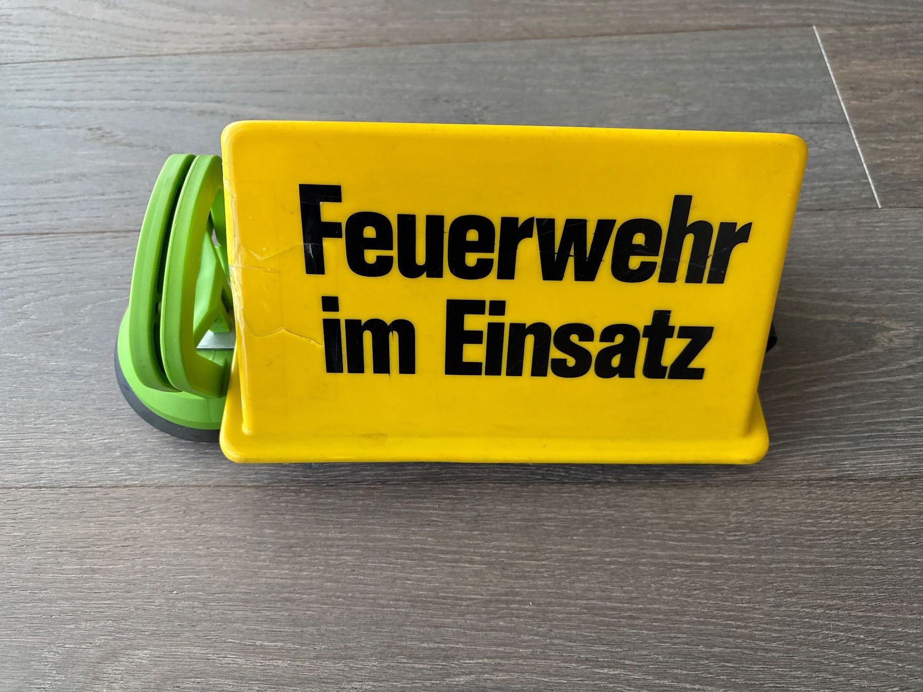 Estintori: Dachaufsetzer "Feuerwehr im Einsatz" mit Saugnapf – Usato da Hünenberg venduto da Betsch1
