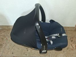 Maxi-Cosi Babyschale Rock mit Isofix und Newborn Einsatz