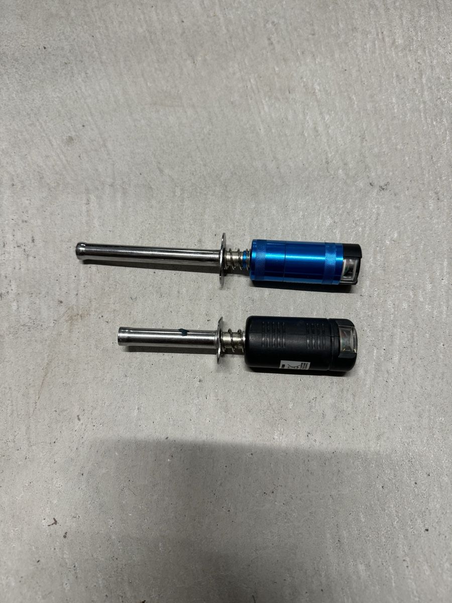 Modellismo RC: 2 Glühkerzenstecker für RC – Usato da Beinwil am See venduto da BR2712
