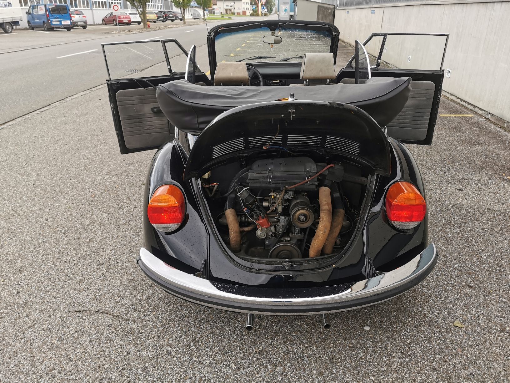 VW Automobili: VW Käfer Cabriolet 1303  in Schwarz – Usato da Oberriet SG venduto da amm_5w5x 1