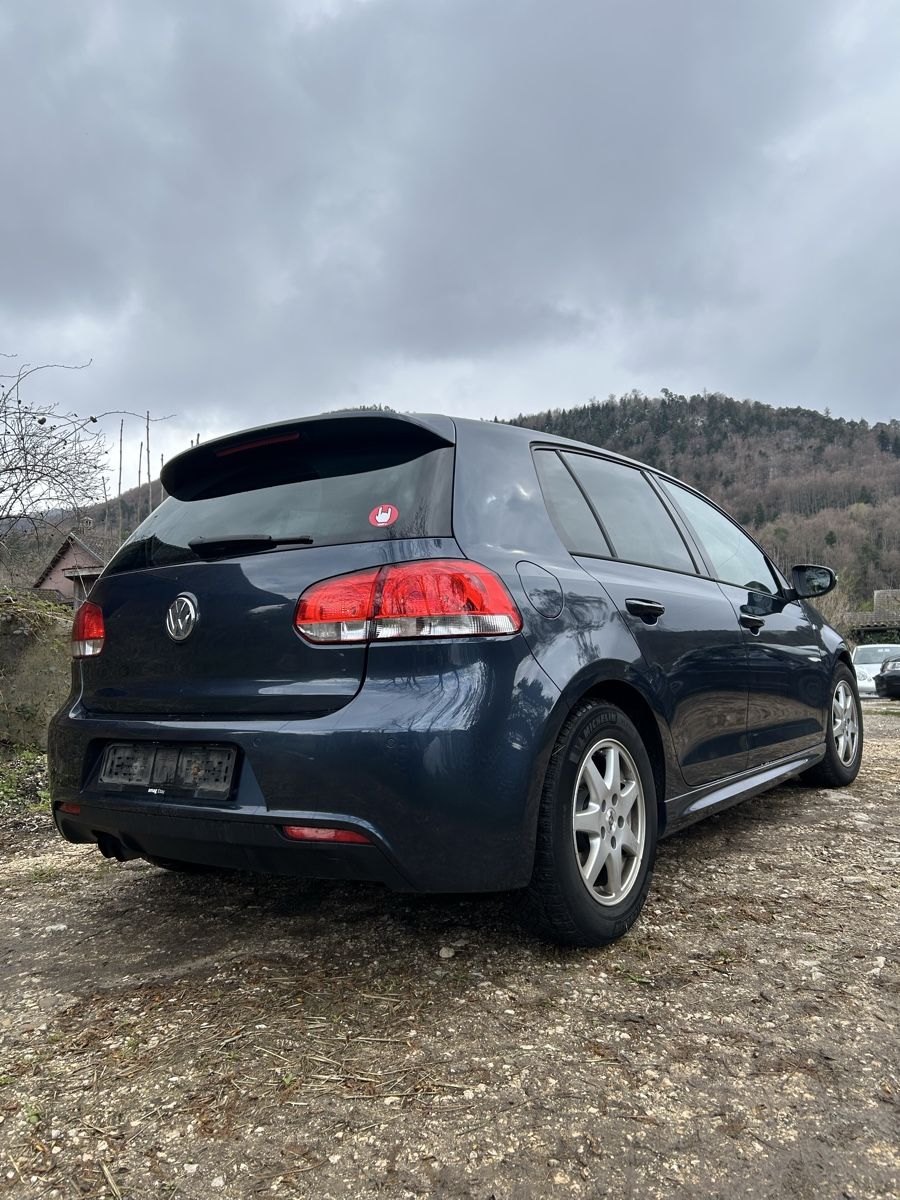 VW Autos: Golf 1.4 TFSI R-Line – Gebraucht aus Bassecourt von salvo190 2
