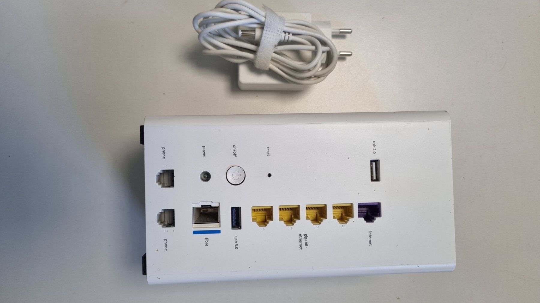 Swisscom Modem & Router: Grosses Swisscom Hardware-Set – Usato da Täuffelen venduto da Akutter 2