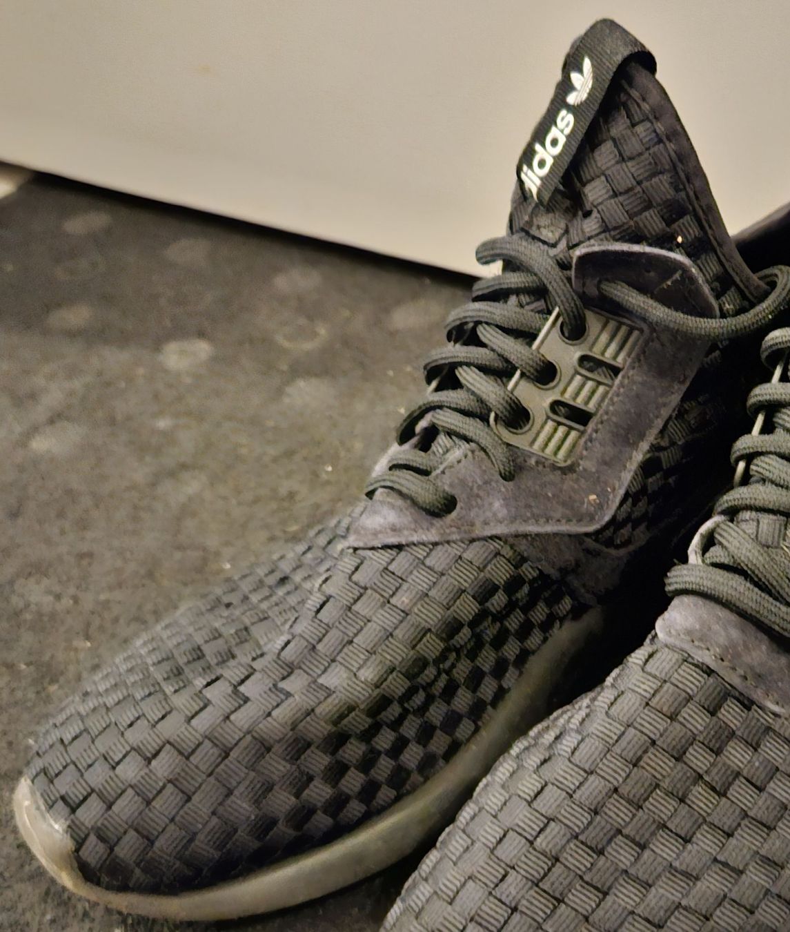 Adidas Scarpe da uomo: Adidas Tubular Runner Grösse 43.5 – Usato da Au ZH venduto da Galaxy-Pro 1