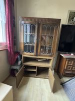 Vitrinenschrank Holz mit Glastüren