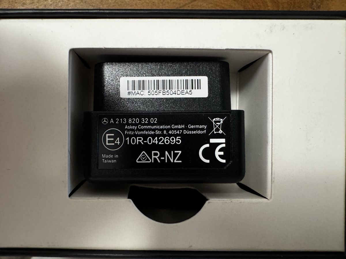 Mercedes-Benz Accessori per altri veicoli: Mercedes Me Adapter – Nuovo (secondo la descrizione) da Hombrechtikon venduto da meier34ch1 2