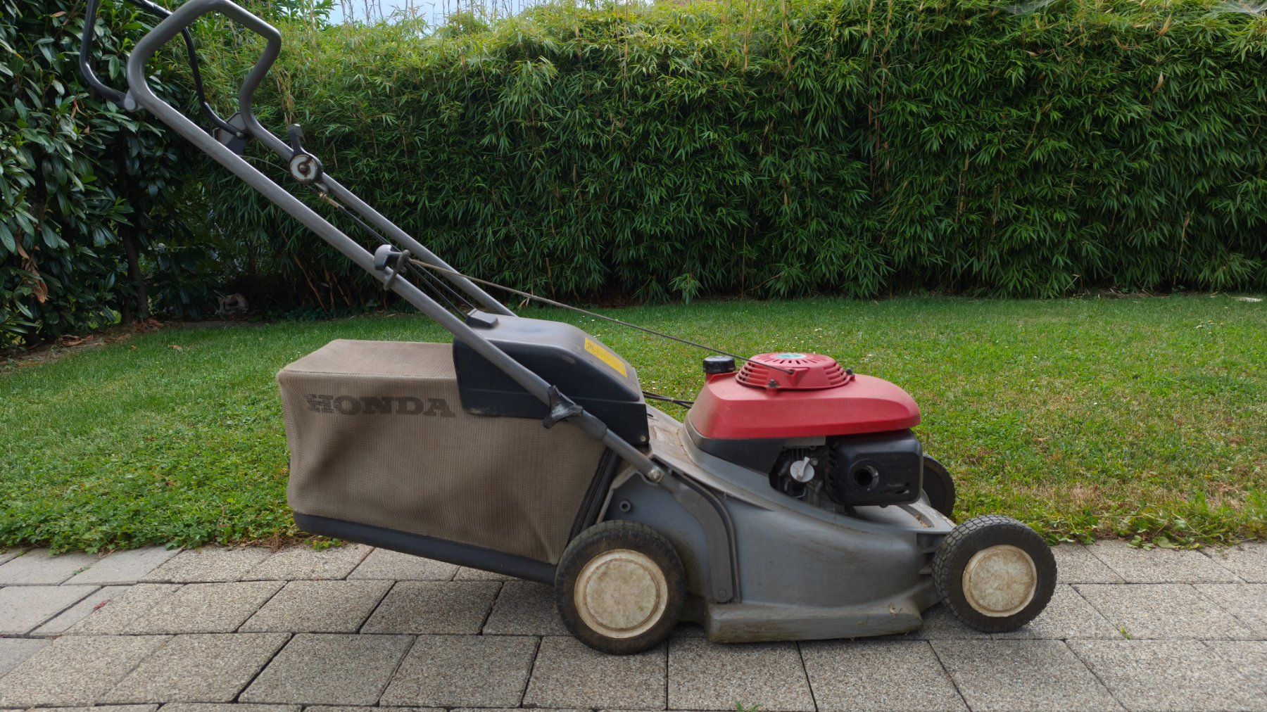 Honda Rasenmäher: Honda Rasenmäher HRB425C – Gebraucht aus Oberglatt ZH von Gerundetes