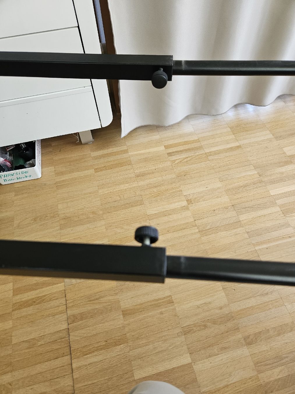 Strumenti musicali: KEYBOARDSTATIV, METALL – Usato da Zürich venduto da Freblu48 4