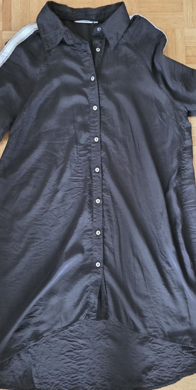 Camicette: Chemise longue noire – Usato da Yverdon-les-Bains venduto da van_dq65 5