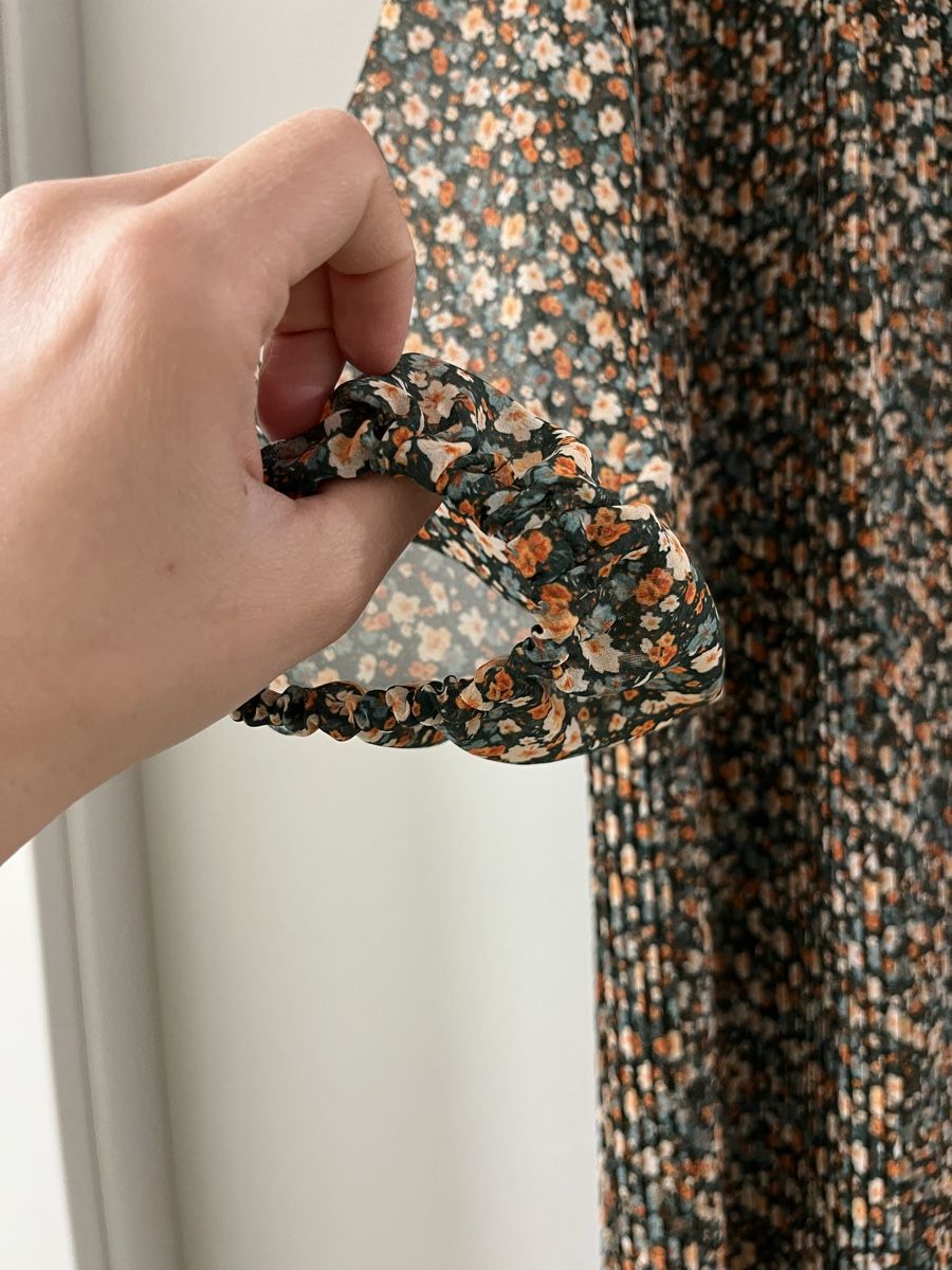 Mango Vestiti: Robe Mango fleurie plissée – Usato da Hauterive NE venduto da Lipal 3