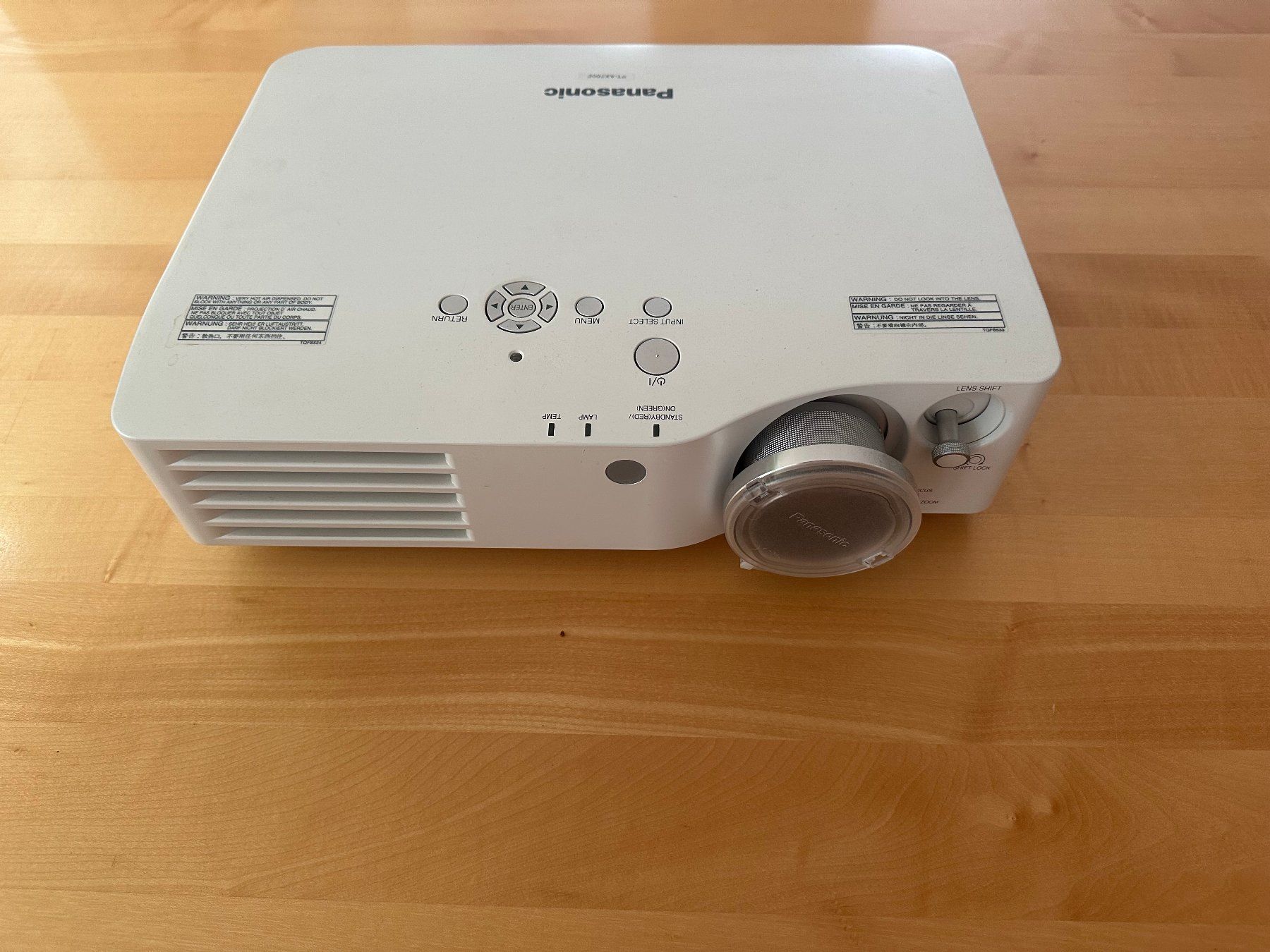 Panasonic Videoprojektoren: Panasonic Beamer PT-AX200E – Gebraucht aus Wettswil von christophmaurer