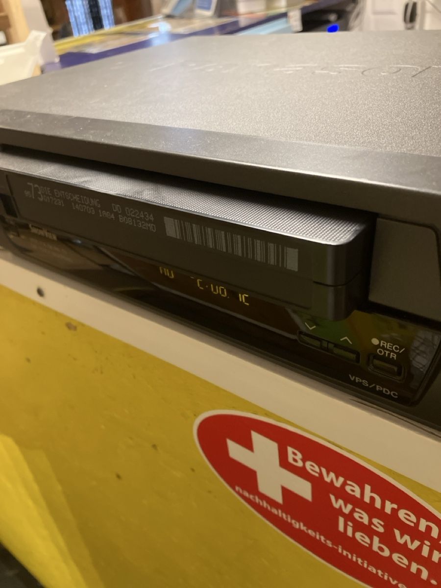 Panasonic Registratori: Panasonic VHS Recorder NV-SD240EG – Usato da Erlenbach im Simmental! venduto da Simmentaler-Perlen 4
