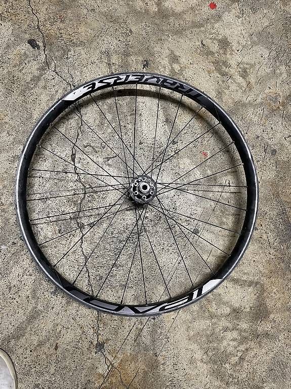 Pneus & Roues: Roue avant alu kenevo 2018 expert – D'occasion à Troinex par vdrn