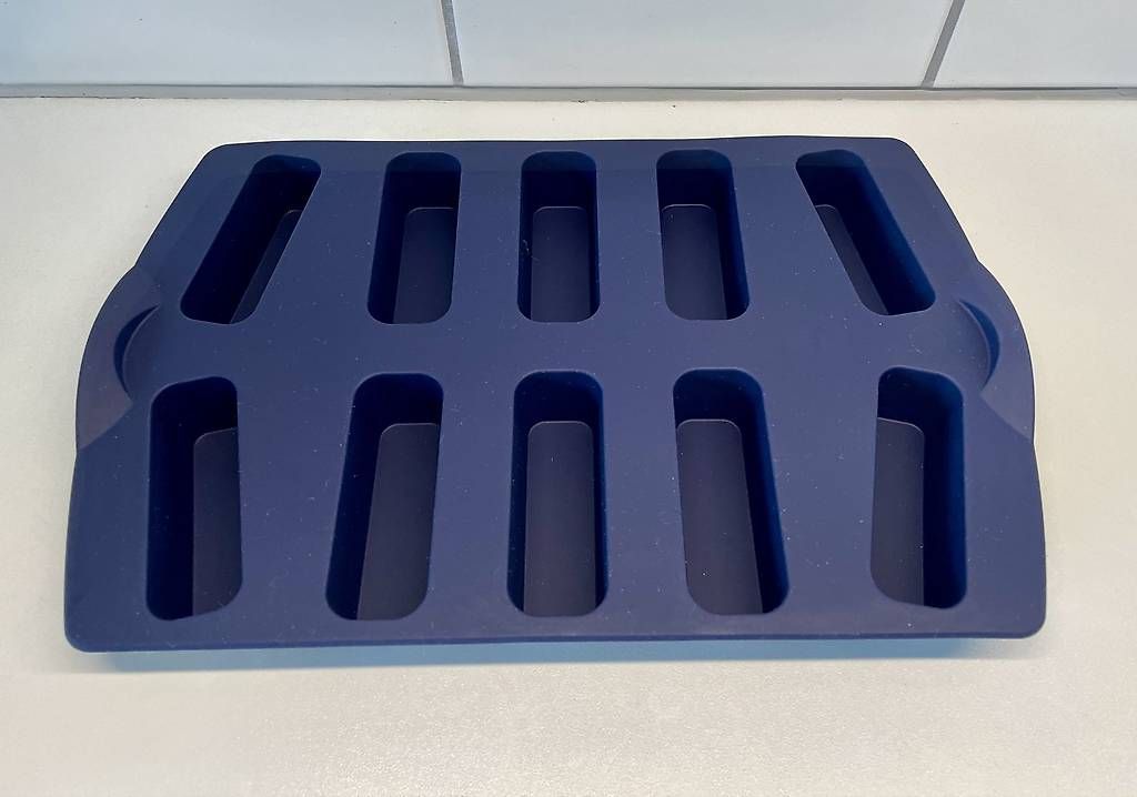 Tupperware Teglie da forno: Tupperware Silikon Minicakeform (NEU) – Nuovo e nell'imballaggio originale da Jonschwil venduto da relnheaz