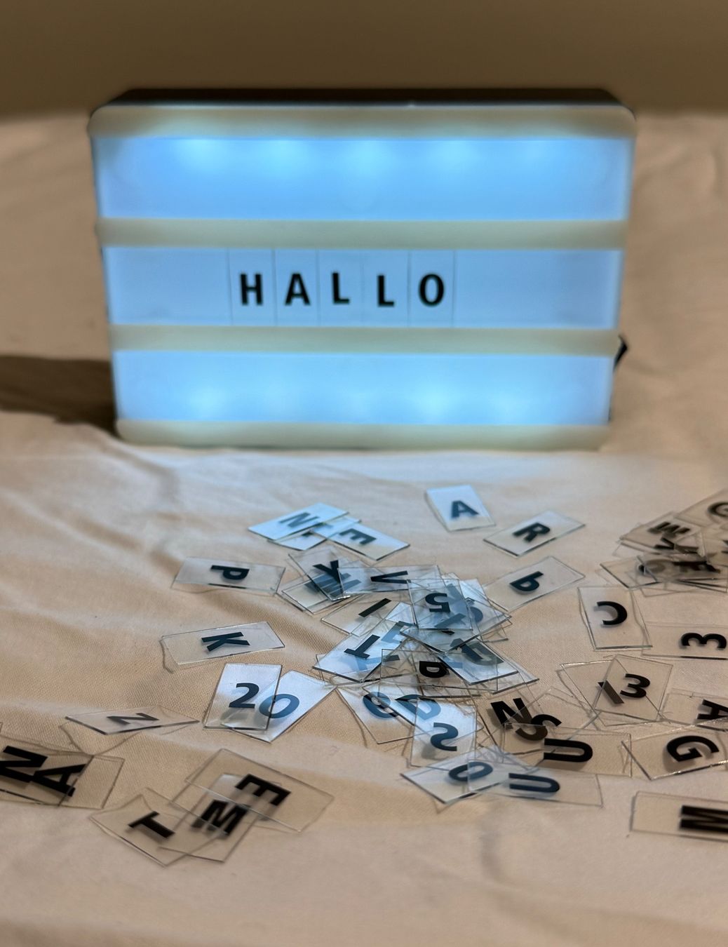 Toutes les décorations: Leuchtbox mit Buchstabenset – D'occasion à Basel par karpfen17 1