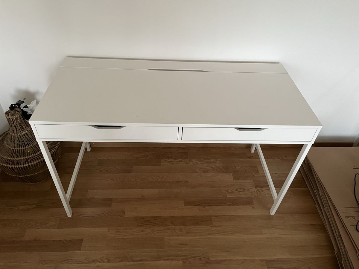 Scrivanie: Ikea Schreibtisch weiss mit 2 Schubladen – Usato da Luzern venduto da lu__pvv8