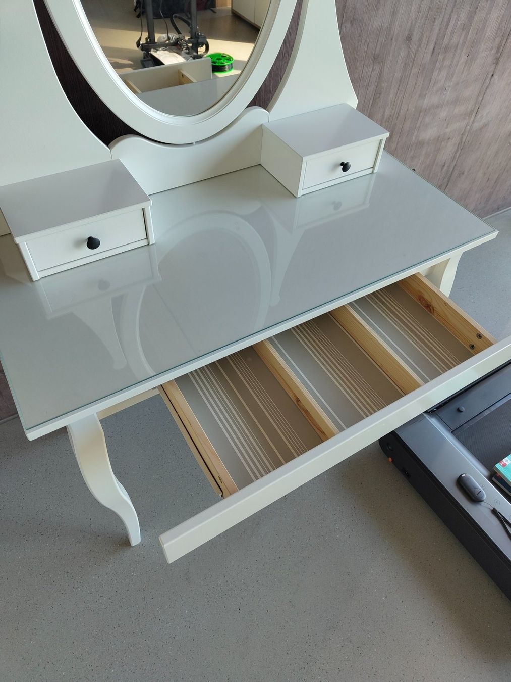 Ikea Coiffeuses: IKEA HEMNES Schminktisch – D'occasion à Regensdorf par kat_5n2y 5