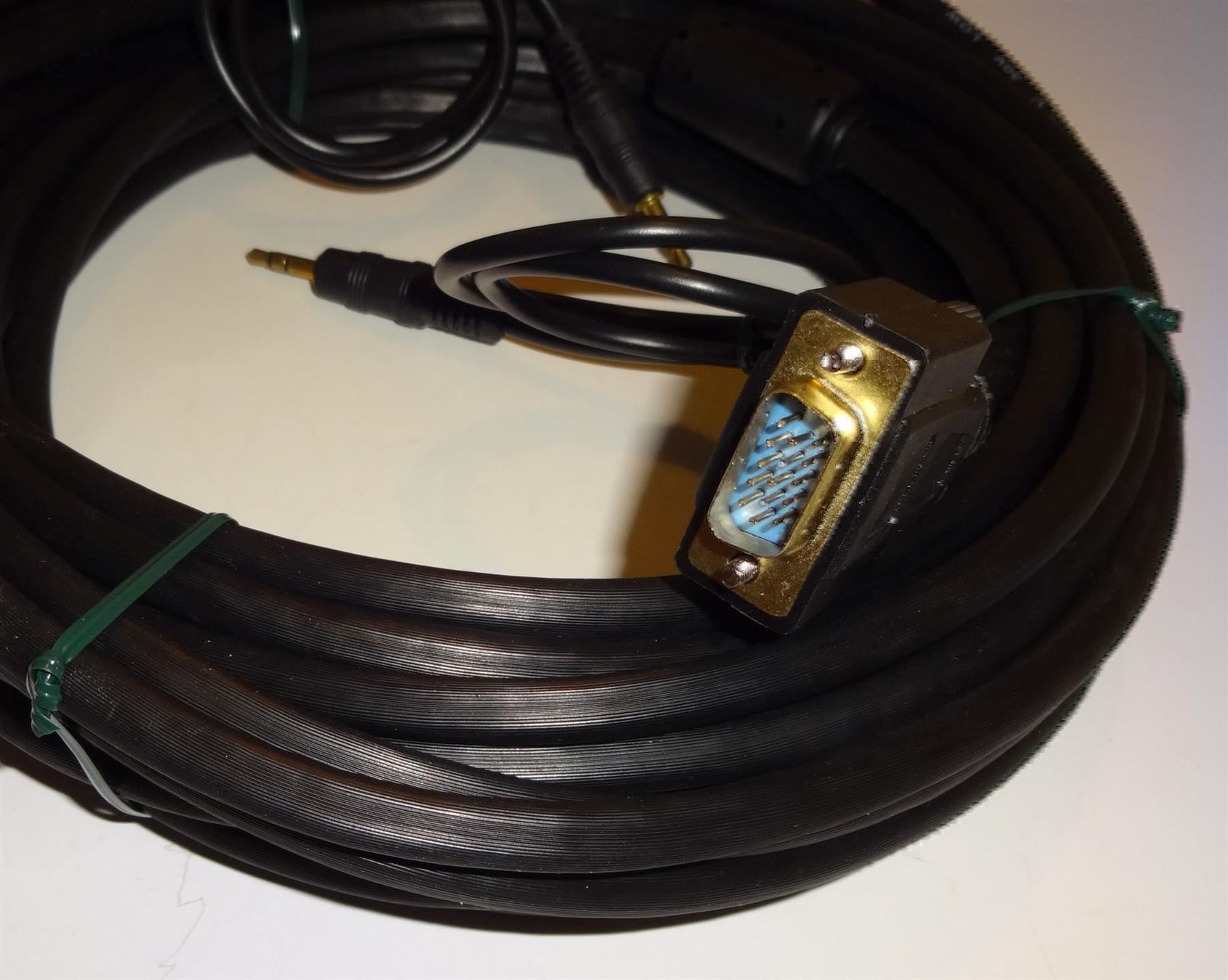 Kabel: Roline VGA-Kabel 11.04.5160AR -1 Stück- – Gebraucht aus St. Gallen von WWL 3