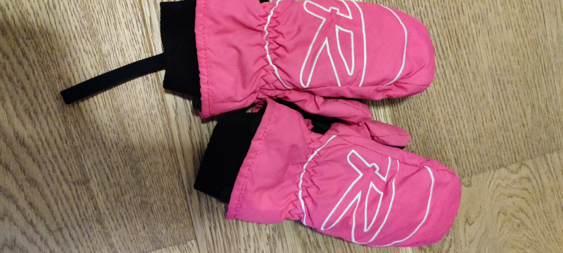 Rossignol Handschuhe & Handstulpen: Rossignol kinderskihandshuhe Gr.4 – Gebraucht aus Ostermundigen von Louhdezd
