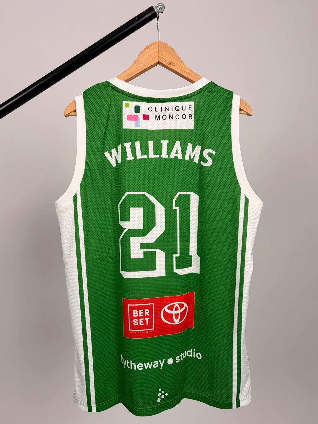 Canottiere & Pantaloni: Jonathan Williams #21 - Maillot et short – Usato da Fribourg venduto da FribourgOlympicB 1
