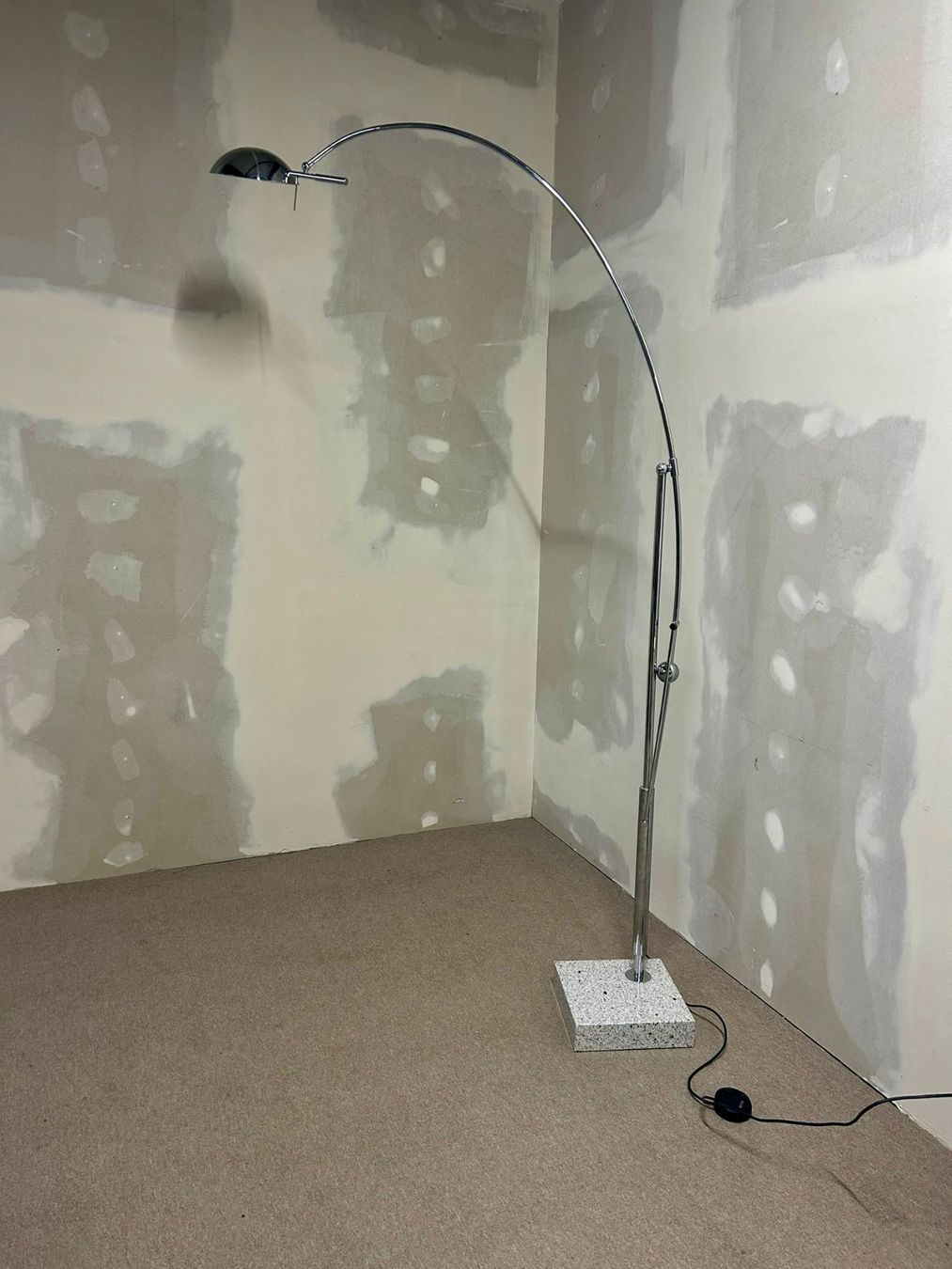 Lampen: Design Stehlampe Bogenlampe, Granitsockel und Chromgestell – Gebraucht aus Rickenbach ZH von Der-Insider 1