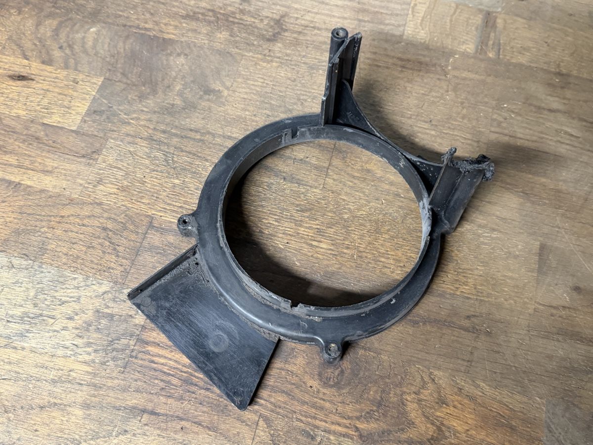Mofa-Ersatzteile: Halter Abdeckung Mofa Minarelli V1  – Gebraucht aus Bolken von si.x.las 3