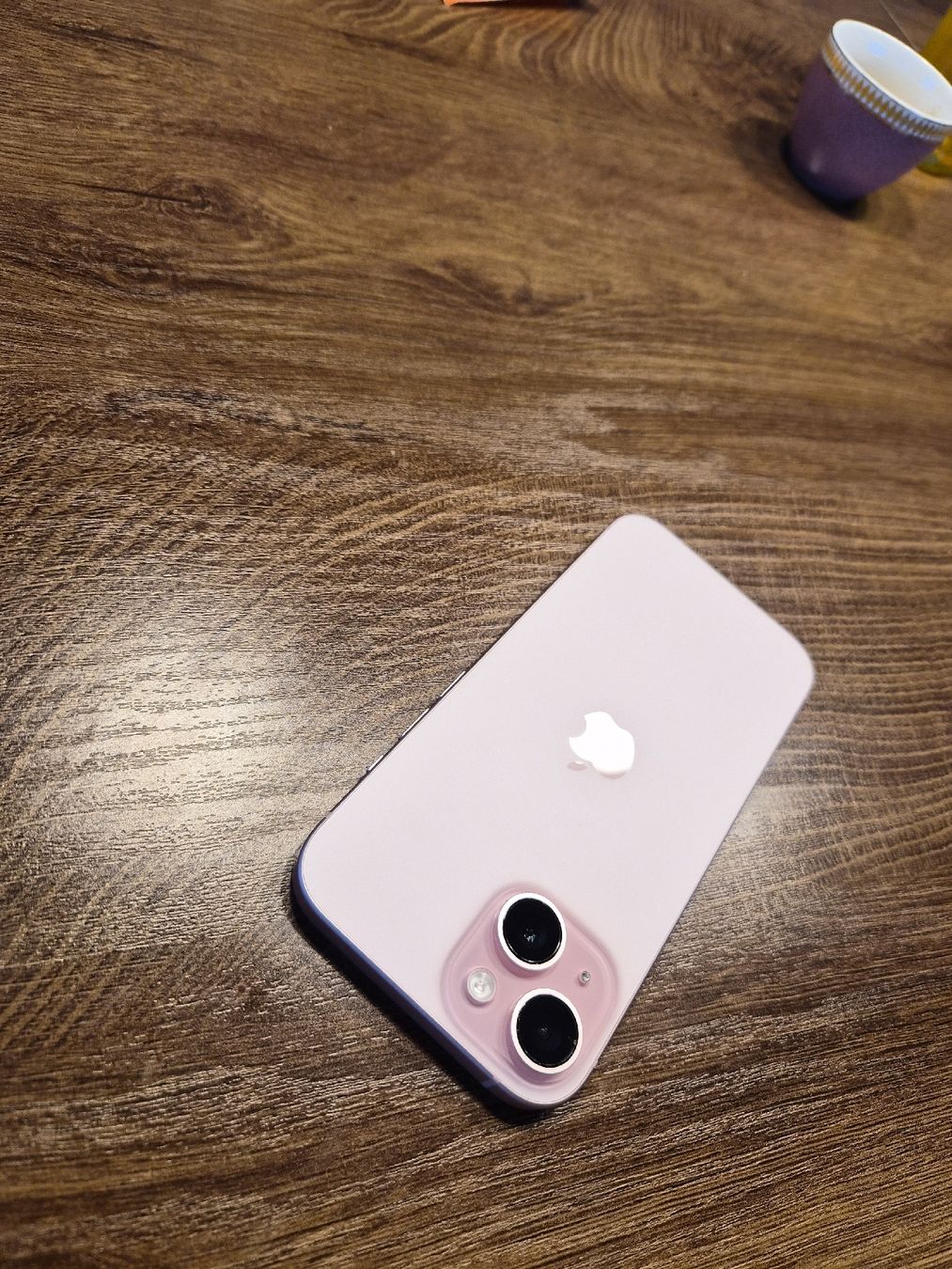 Apple Telefoni cellulari / Smartphones: iPhone 15 128Gb rosa – Usato da Nebikon venduto da ber_6tqh 2