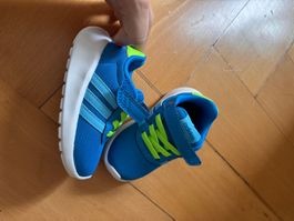 Kinder Turnschuhe Adidas Grösse 20 blau neu