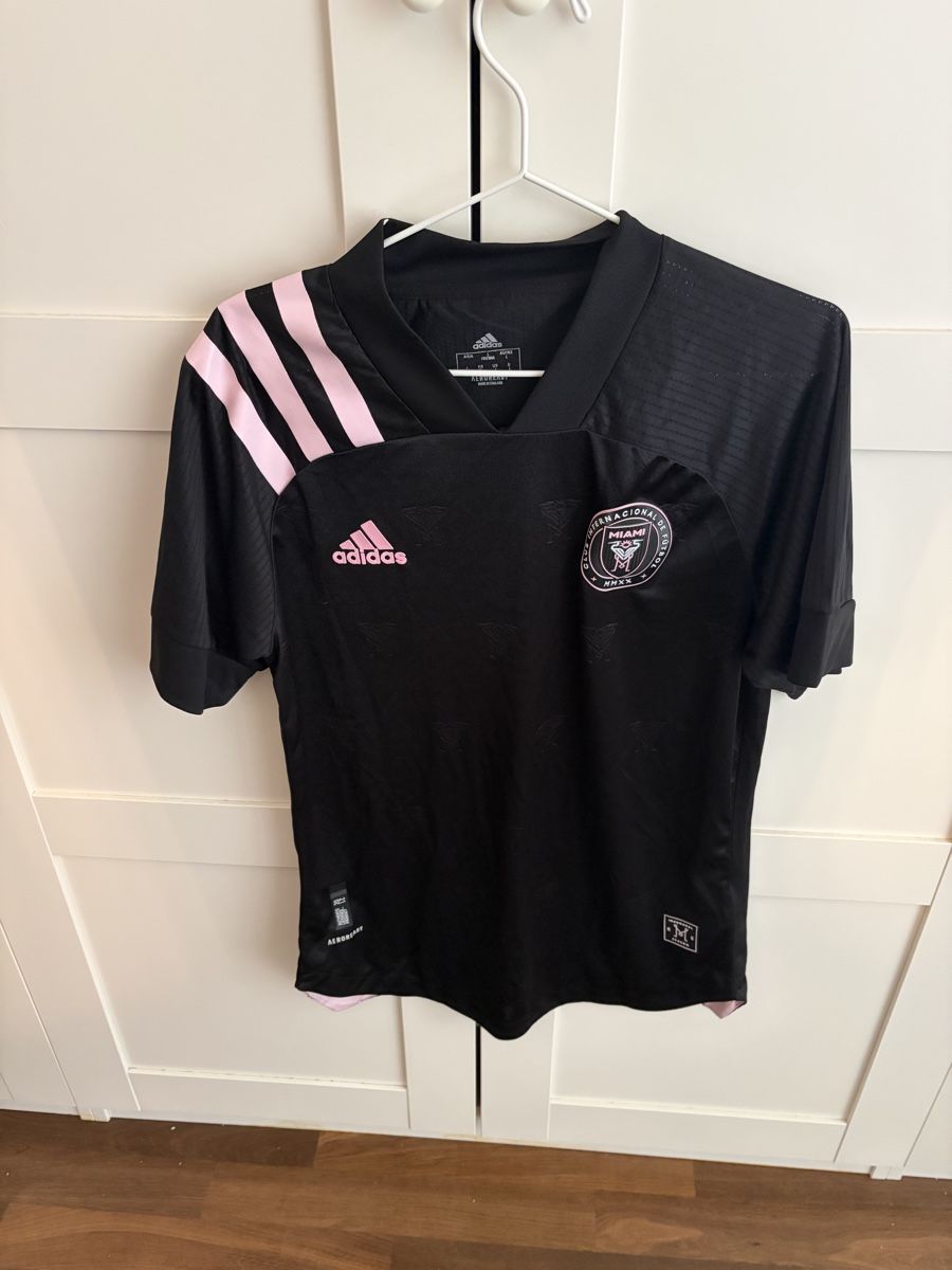 Inter Miami Canottiere & Pantaloni: Inter Miami L – Nuovo (secondo la descrizione) da Grenchen venduto da lyn_8w2w