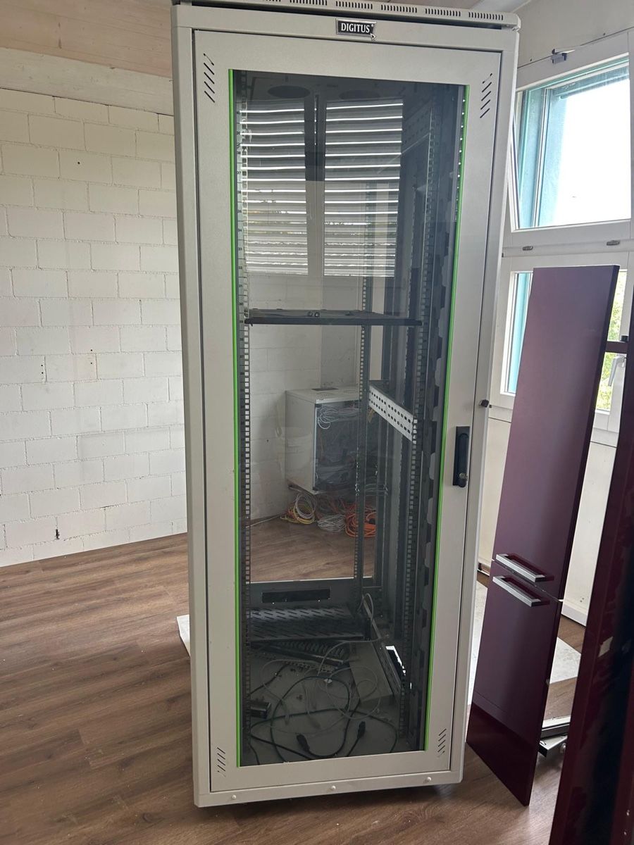 Componenti elettronici: EDV Rak Server – Usato da Bülach venduto da jennala