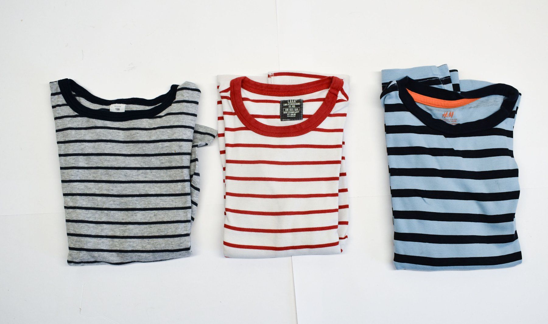 Maglioni & Felpe: Sweat-Shirt Pullover Kinder Jungen 3 Stk. – Usato da Biel/Bienne venduto da tim_pww5