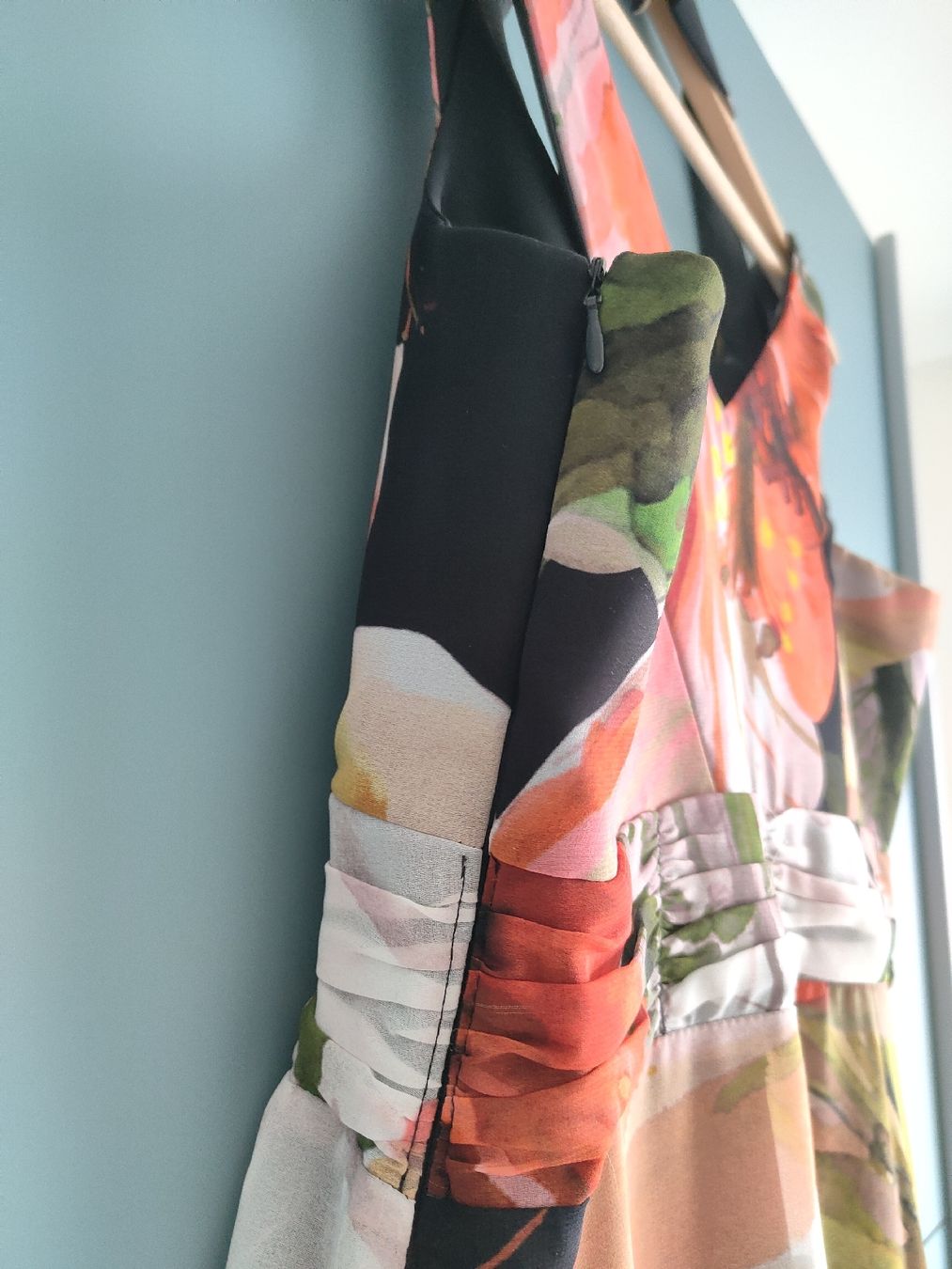 Kleider: Elegantes Maxikleid – Gebraucht aus Bern von ElisaMag 2