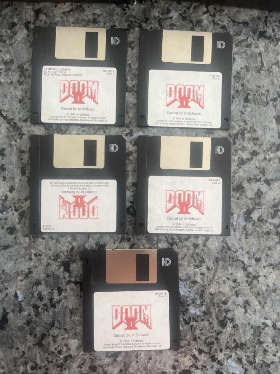 Giochi: Rare jeu Doom II pour PC IBM 3.5 disquettes et manuel – Usato da Crissier venduto da Texavery01 1