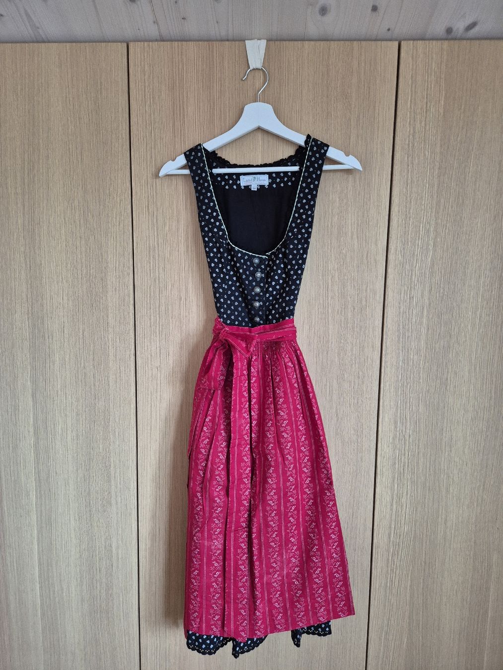 Vestiti: Schwarzes Dirndl mit zwei Schürzen – Usato da Balzers venduto da BeScha88