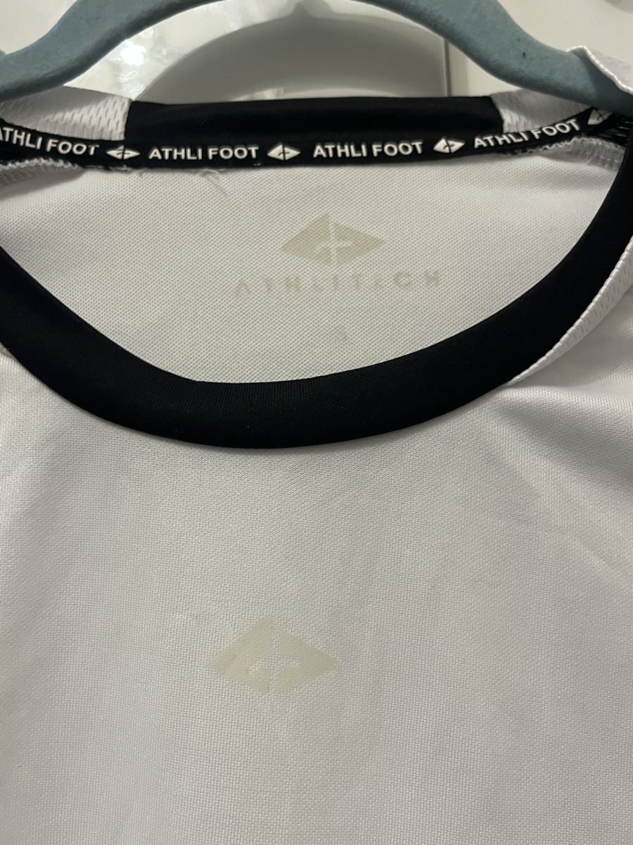 T-shirt: Haut de sport blanc taille M – Nuovo (secondo la descrizione) da Aigle venduto da sow_m7gm 7
