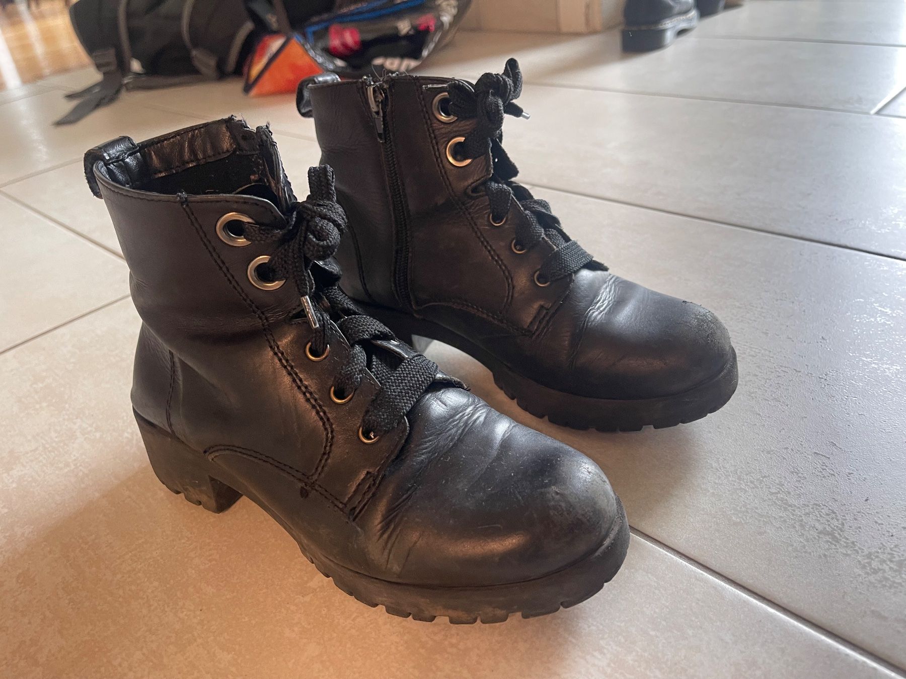 Tamaris Scarpe da donna: Schwarze Boots Gr. 37 – Usato da Winterthur venduto da maclili