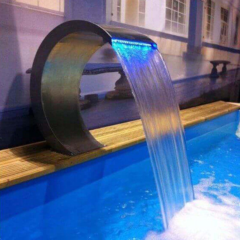 Piscine: Cascade de piscine Mamba LED en Inox – Nuovo e nell'imballaggio originale da Lausanne venduto da UniDecoCasa 1