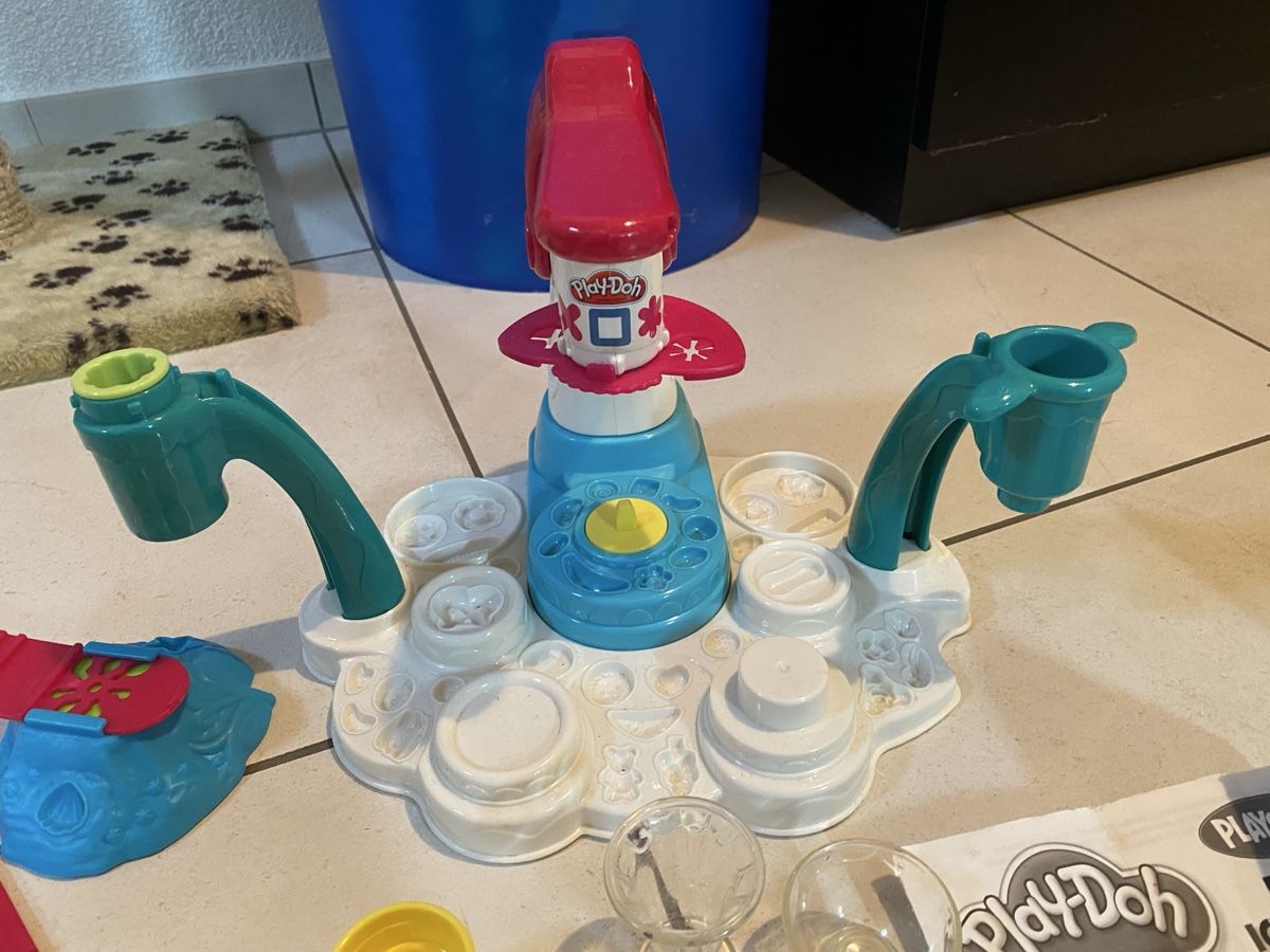 Play-Doh Giocattoli: Play-Doh Süsses Eiscreme Set – Usato da Rupperswil venduto da Lukas_meyer