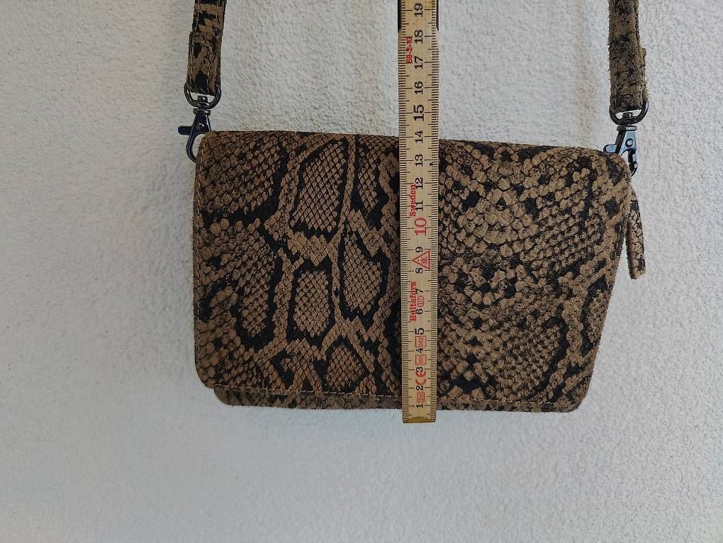 Altro in  Abbigliamento & Accessori: Petit sac crossbody UNMADE  Imprimé python  Comme neuf – Usato da Pâquier-Montbarry venduto da joris.blanc 3