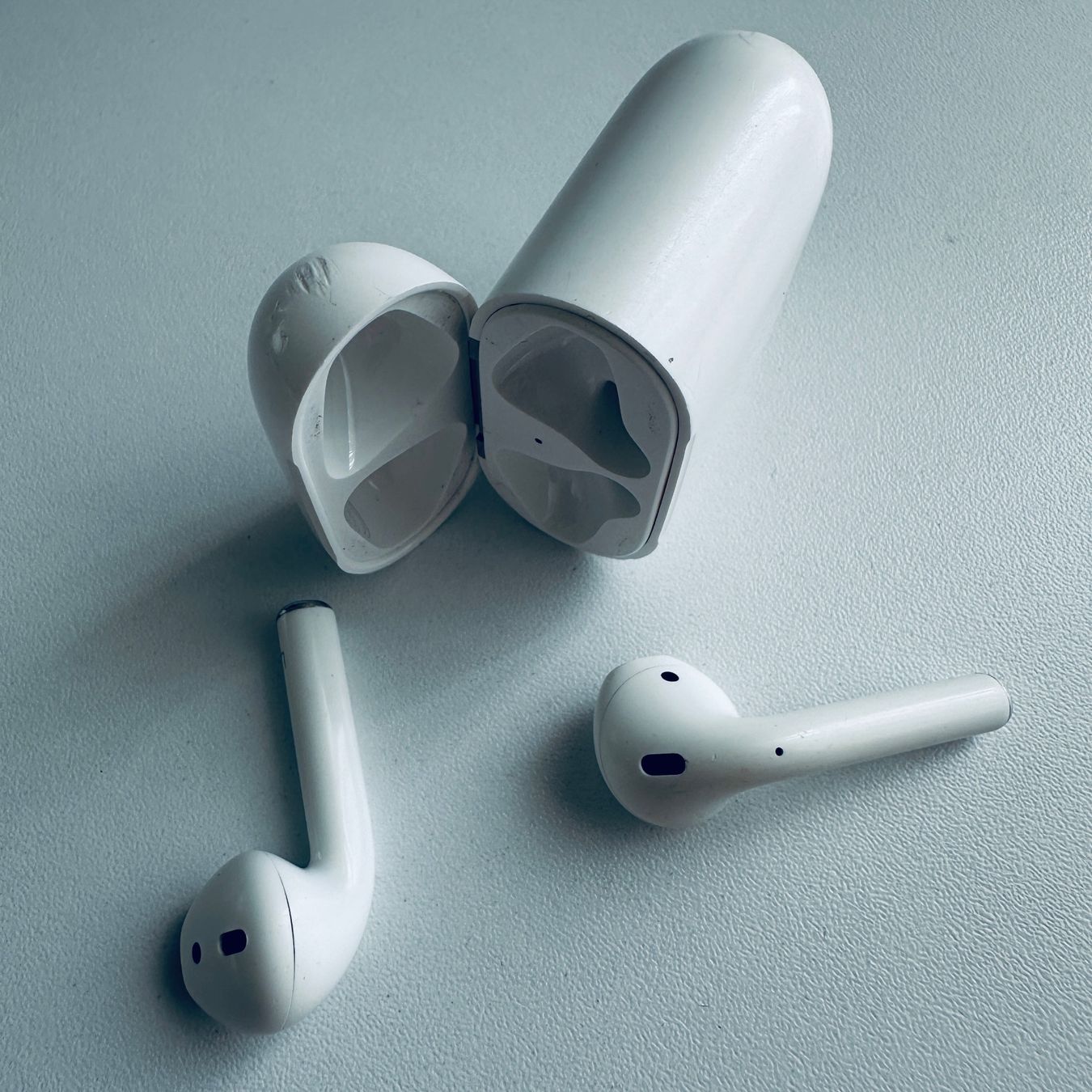 Apple Cuffie: Original Apple AirPods 2 Kopfhörer Wireless Lightning Kabel – Usato da Basel venduto da MY.AIRPODS.SHOP 5