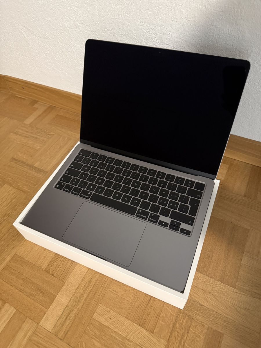 Apple Notebook: Mackbook air m3 512gb – Nuovo (secondo la descrizione) da Dielsdorf venduto da Chirico01