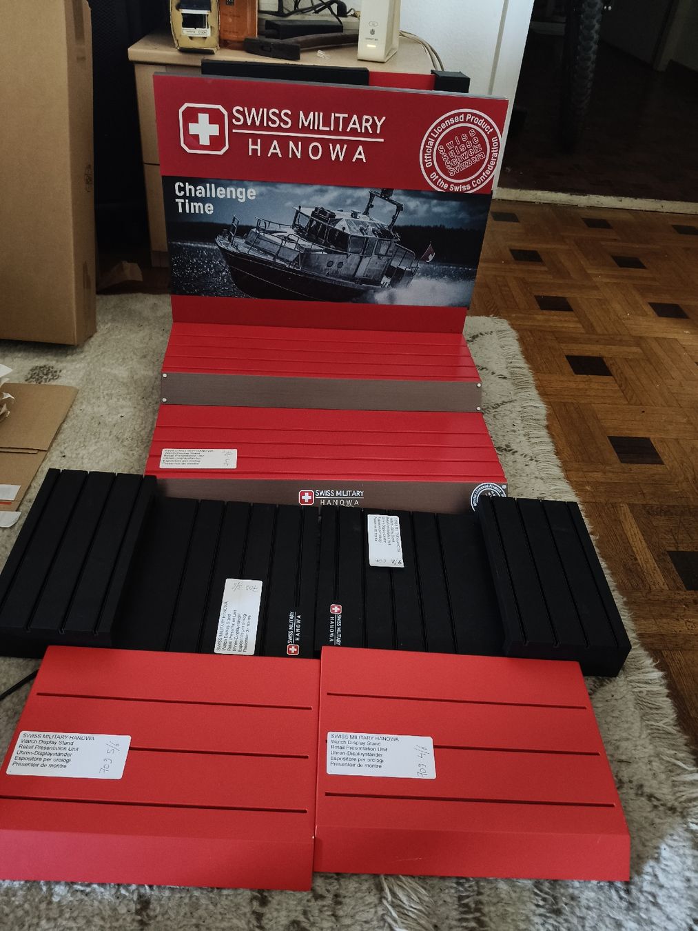 Swiss Military Orologi: Swiss Military Display – Nuovo (secondo la descrizione) da Glattbrugg venduto da tarnkappenbomber