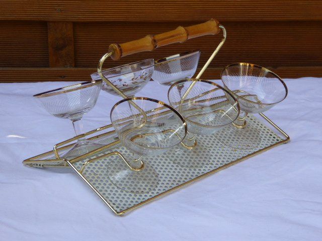 Autres articles pour la maison: Gläserhalter Gläser Halter 50er 60er Jahre – D'occasion à Buochs par hubi98 1