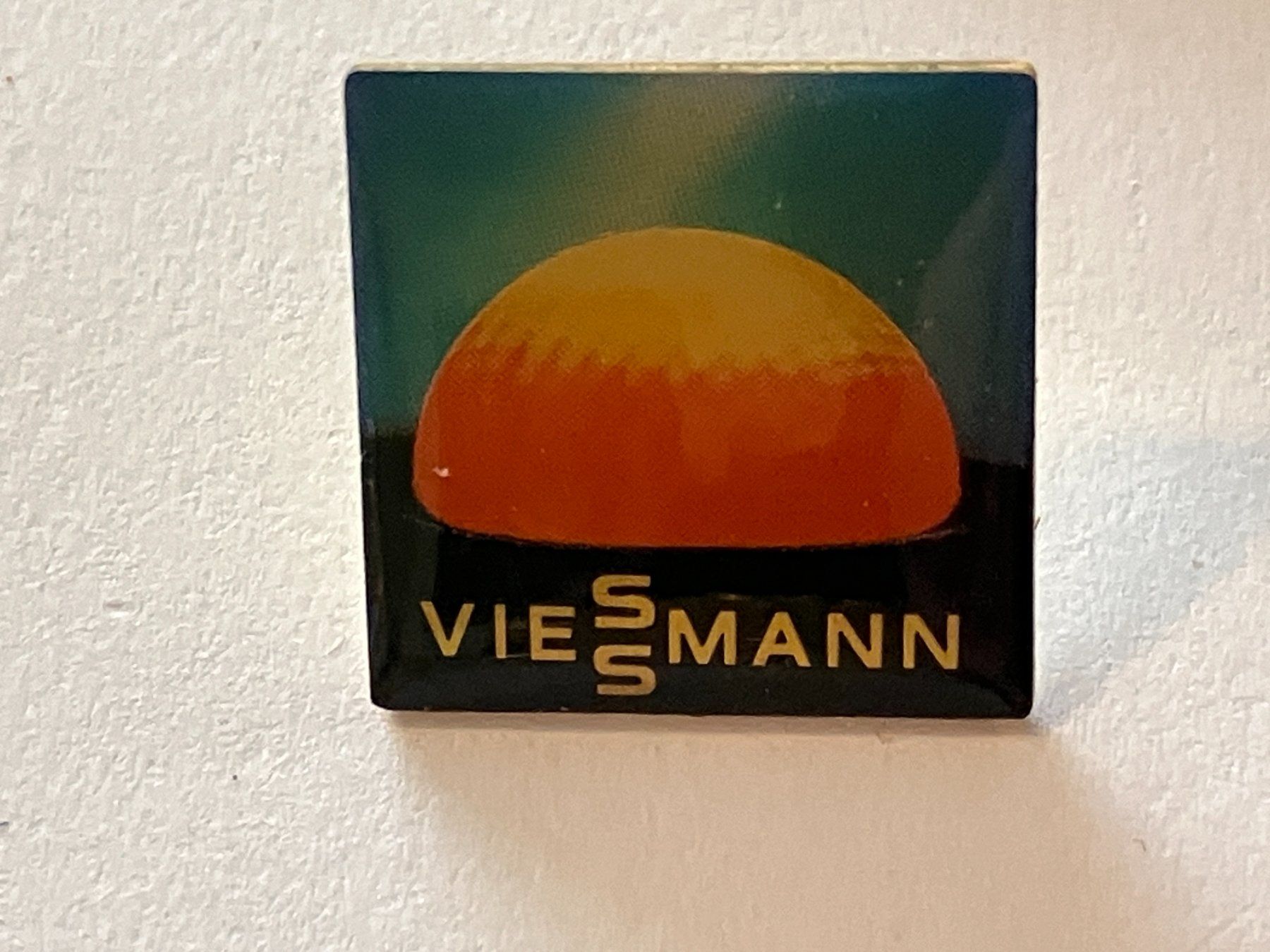 Placchette & Badge: 1 Pin Viessmann – Usato da Basel venduto da djwwpp