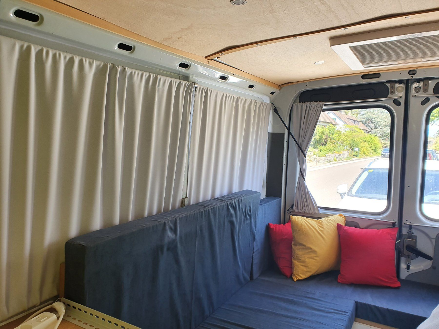 Renault Veicoli da campeggio: Camper Renault Master T35 – Usato da Savognin venduto da patlauna 1