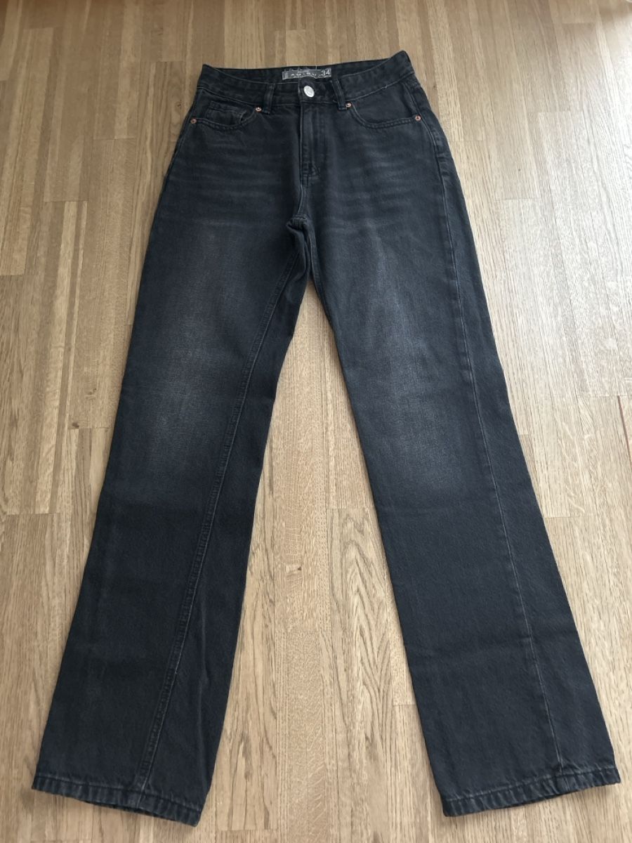 Jeans: Amisu Jeans Straight Fit, Grösse 34 – Usato da Oberrüti venduto da ChoCoc