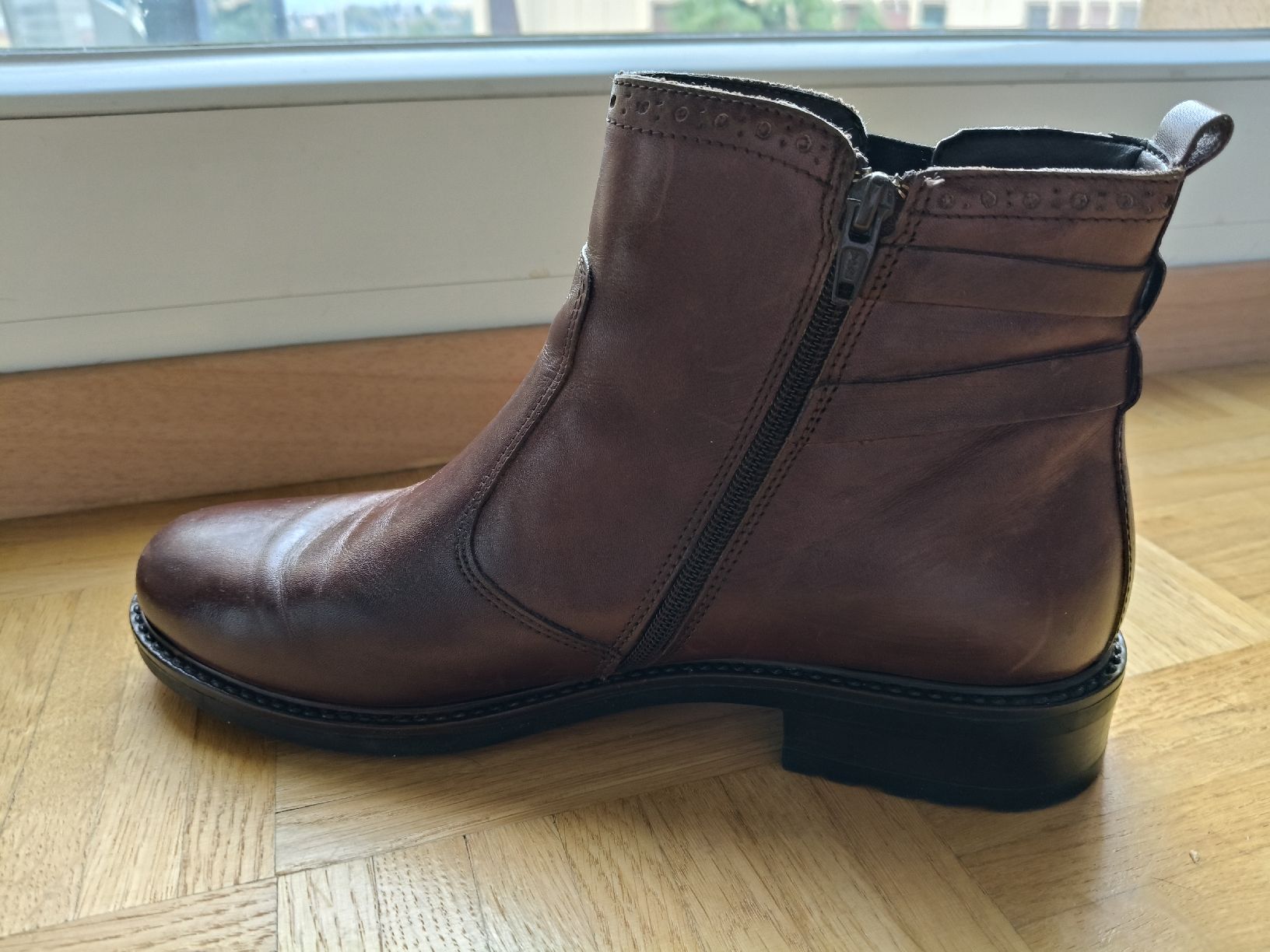 Scarpe da donna: Bottines marron, parfaites pour l'hiver. – Usato da Petit-Lancy venduto da Elissouche 1